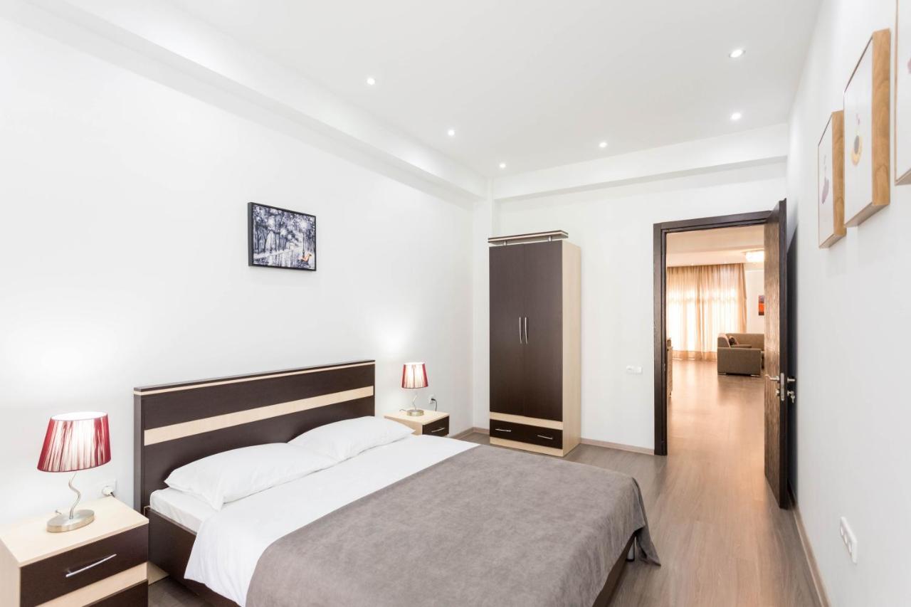 Apartment In The City Center Lll Тбилиси Екстериор снимка