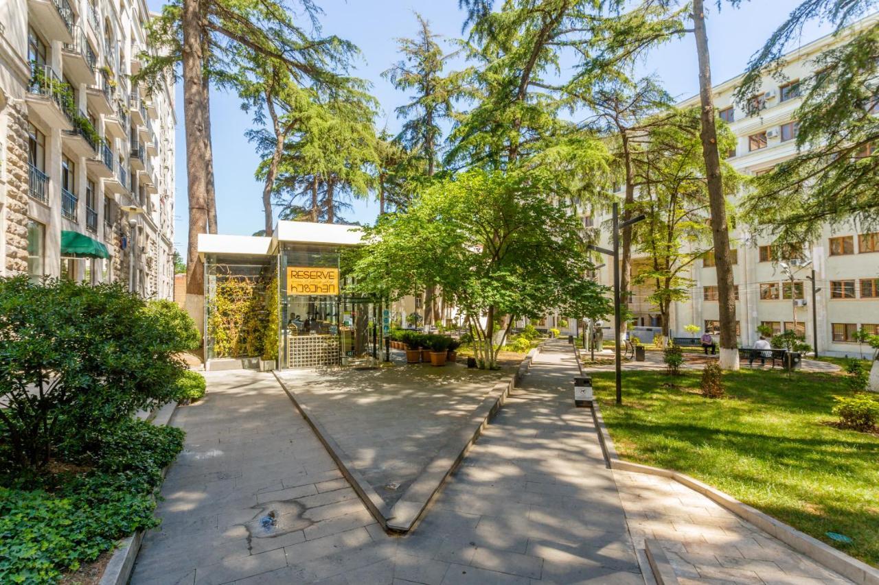 Apartment In The City Center Lll Тбилиси Екстериор снимка