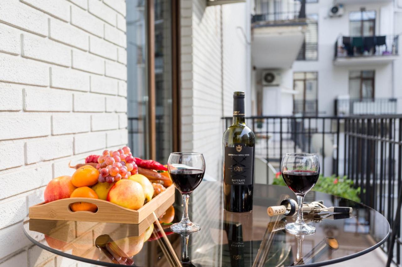 Apartment In The City Center Lll Тбилиси Екстериор снимка